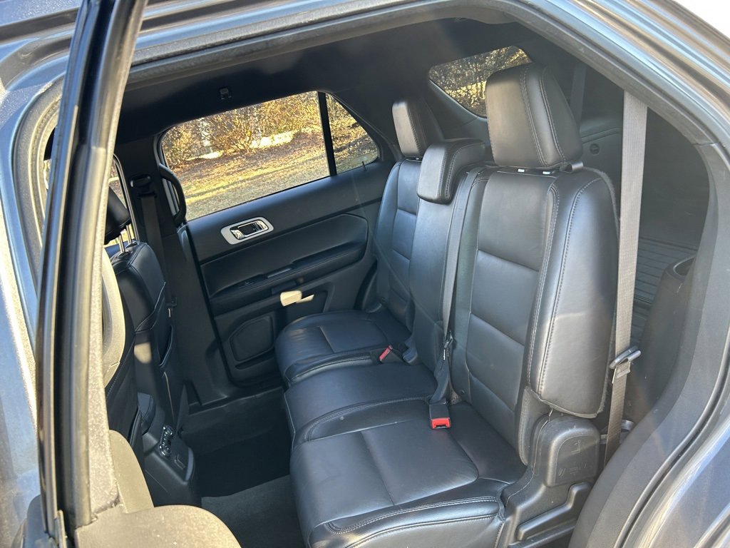 Used 2014 Ford Explorer XLT w/ Equipment Group 202A image 38