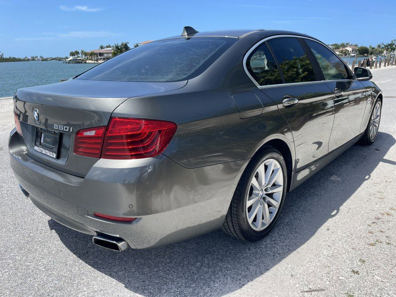 Used 2014 BMW 550i Sedan w/ Executive Package RWD image 6
