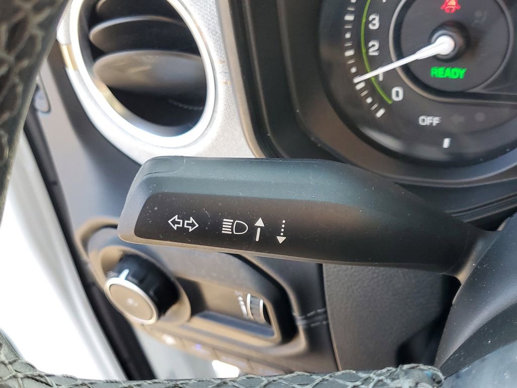 Used 2025 Jeep Wrangler Unlimited Sahara w/ Safety Group AWD/4WD image 24