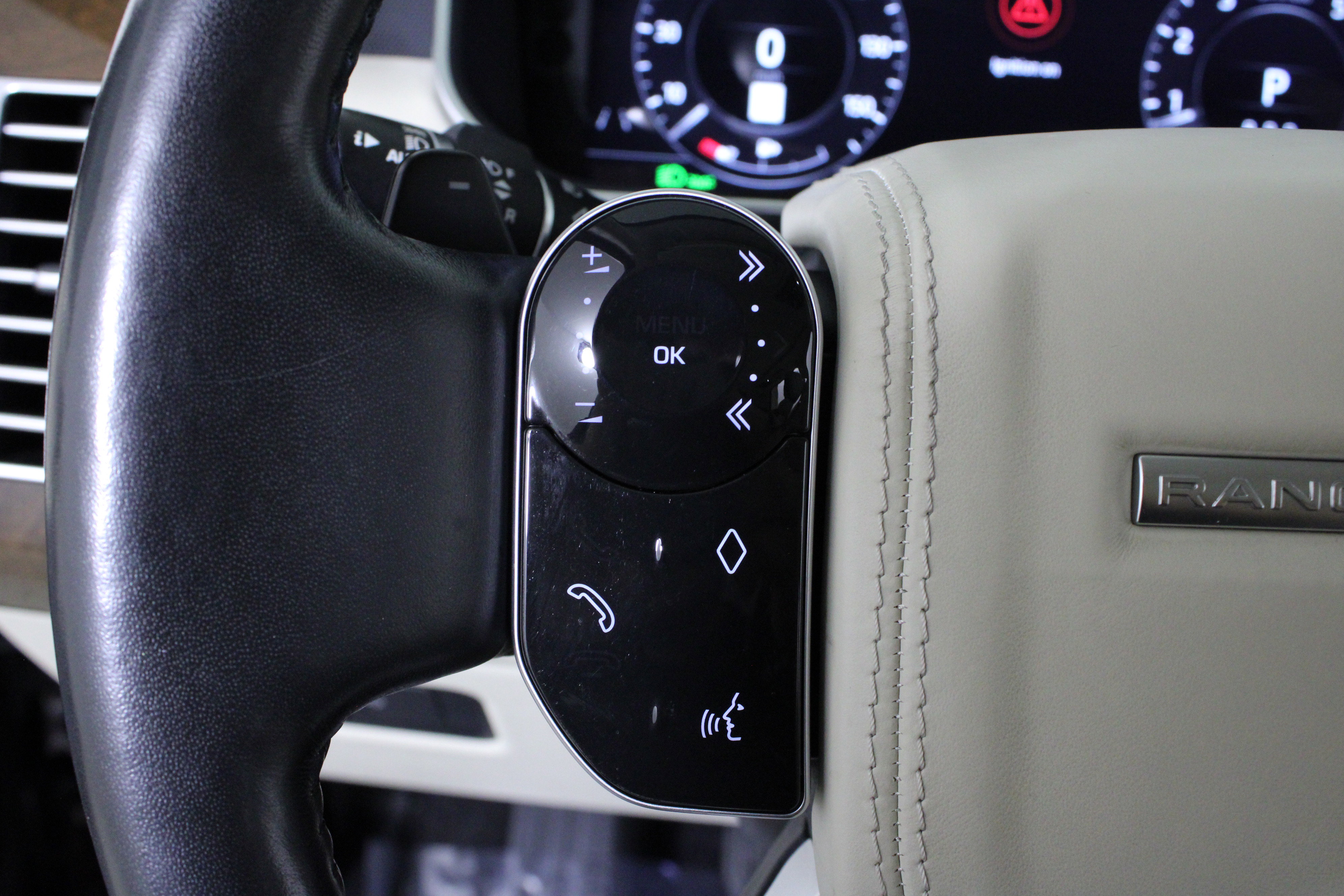 Used 2019 Land Rover Range Rover HSE image 26