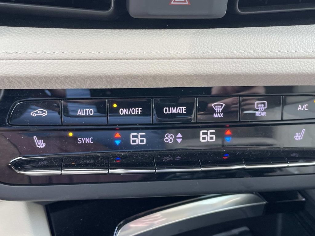 Used 2023 Buick Envision Preferred AWD/4WD image 18