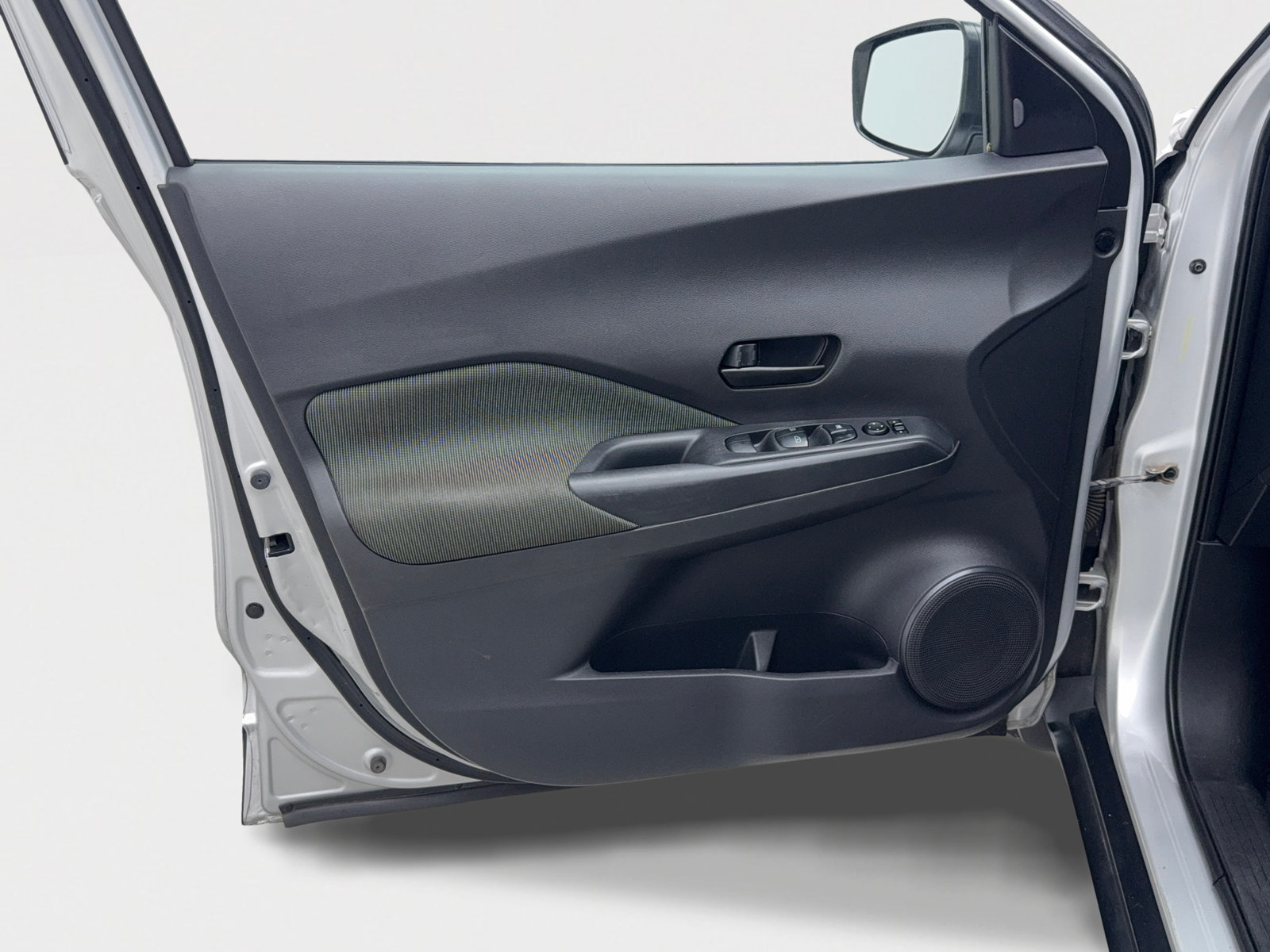 Used 2020 Nissan Kicks S FWD image 19