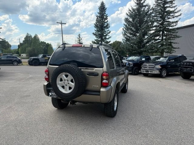 Used 2006 Jeep Liberty Limited w/ Trailer Tow Group AWD/4WD image 11