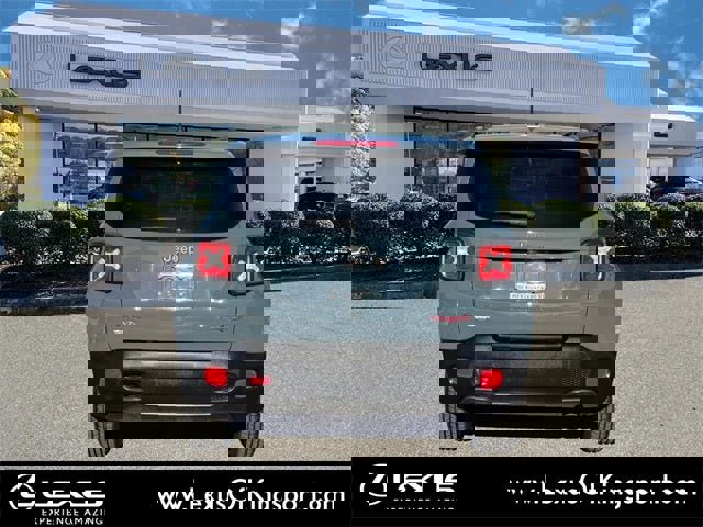 Used 2016 Jeep Renegade Trailhawk image 4