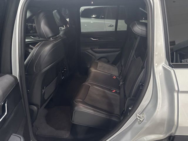 Used 2024 Jeep Grand Cherokee Altitude AWD/4WD image 29