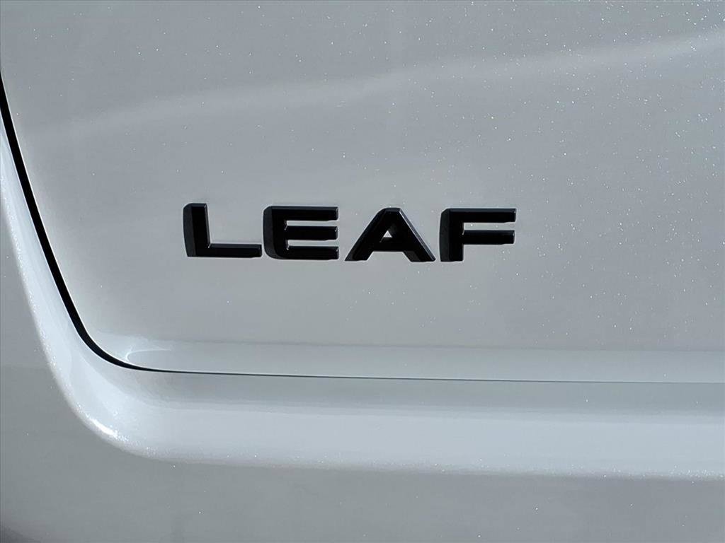 New 2026 Nissan Leaf Platinum+ FWD image 9