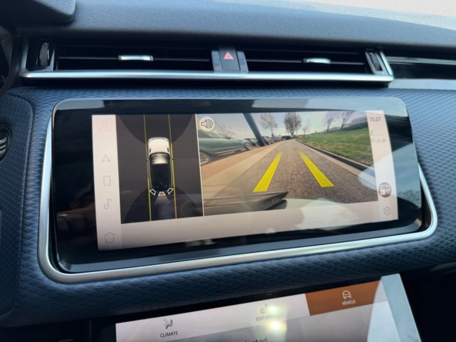 Certified 2023 Land Rover Range Rover Velar R-Dynamic S AWD/4WD image 17