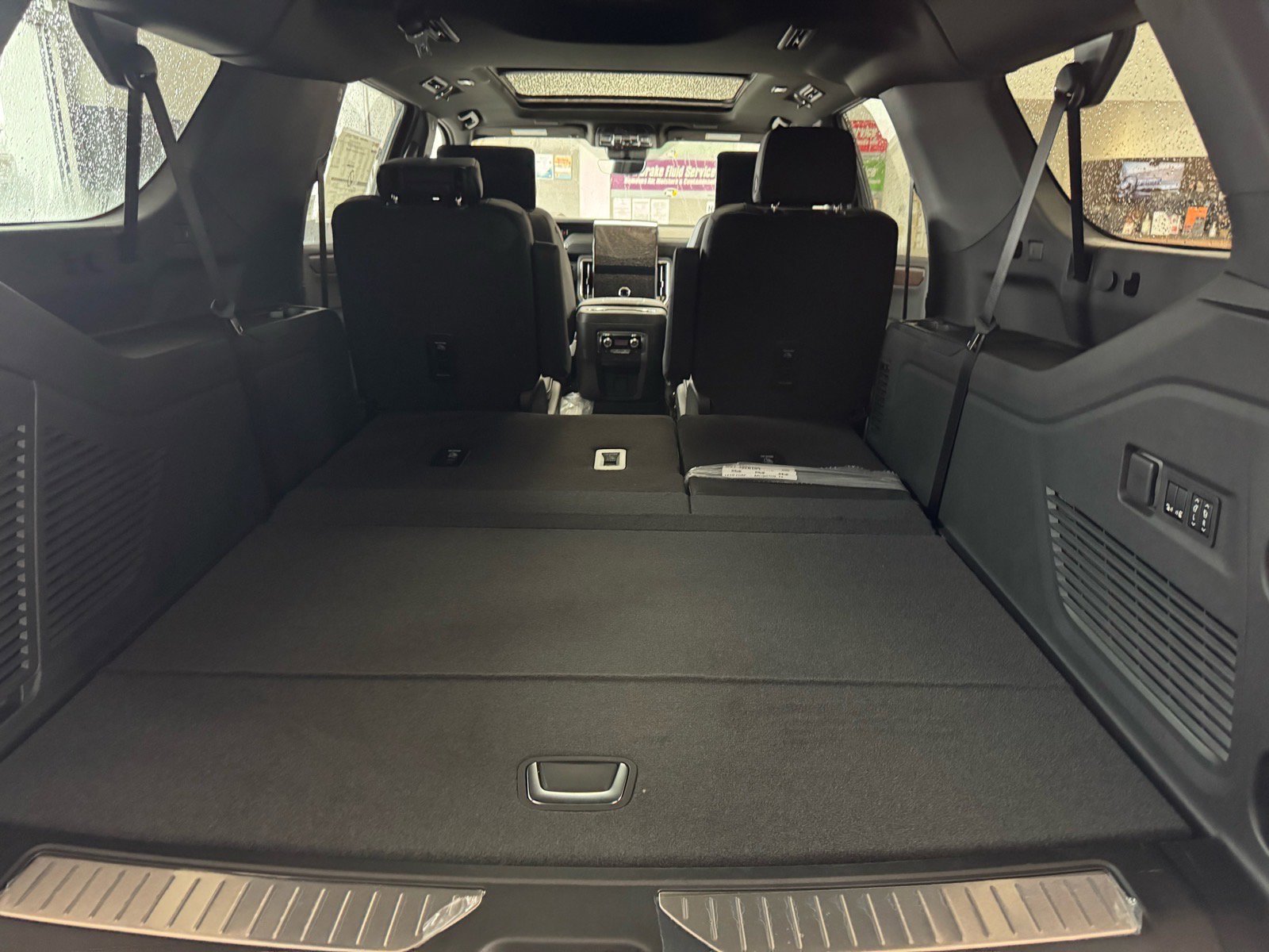 New 2026 GMC Yukon XL Denali image 9