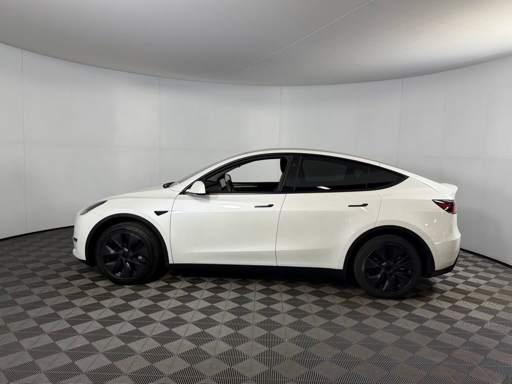 Used 2024 Tesla Model Y Long Range image 10