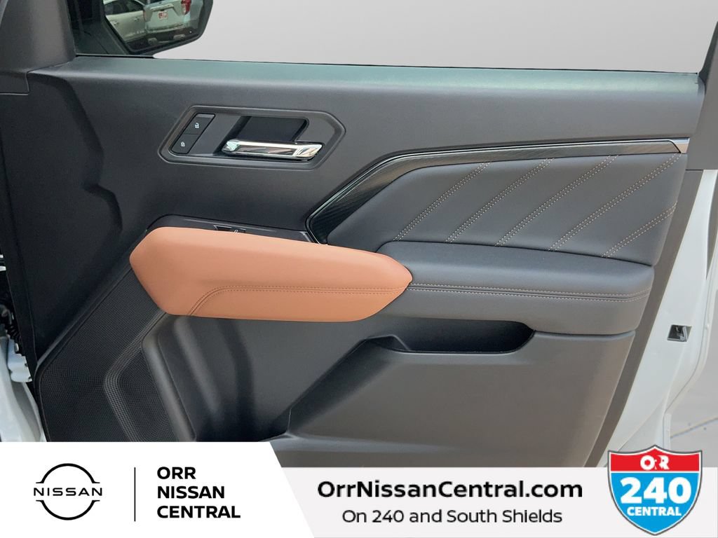Used 2025 GMC Canyon AT4 w/ Technology Plus Package AWD/4WD image 10