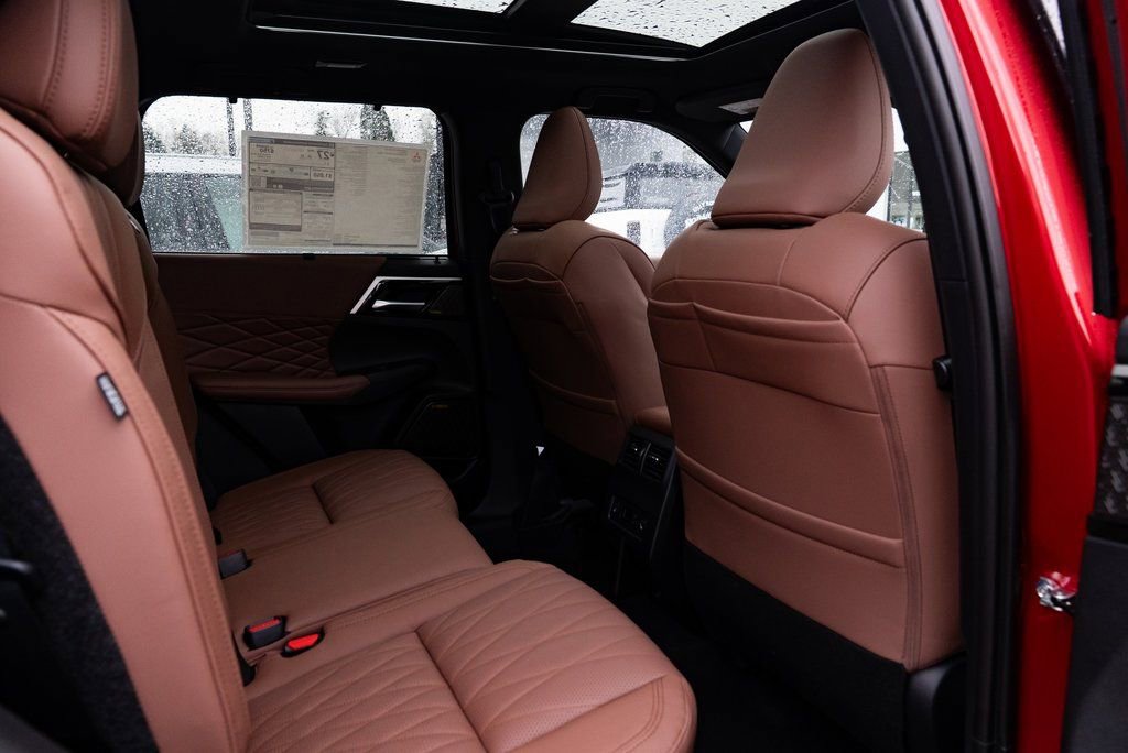 New 2026 Mitsubishi Outlander SEL image 24