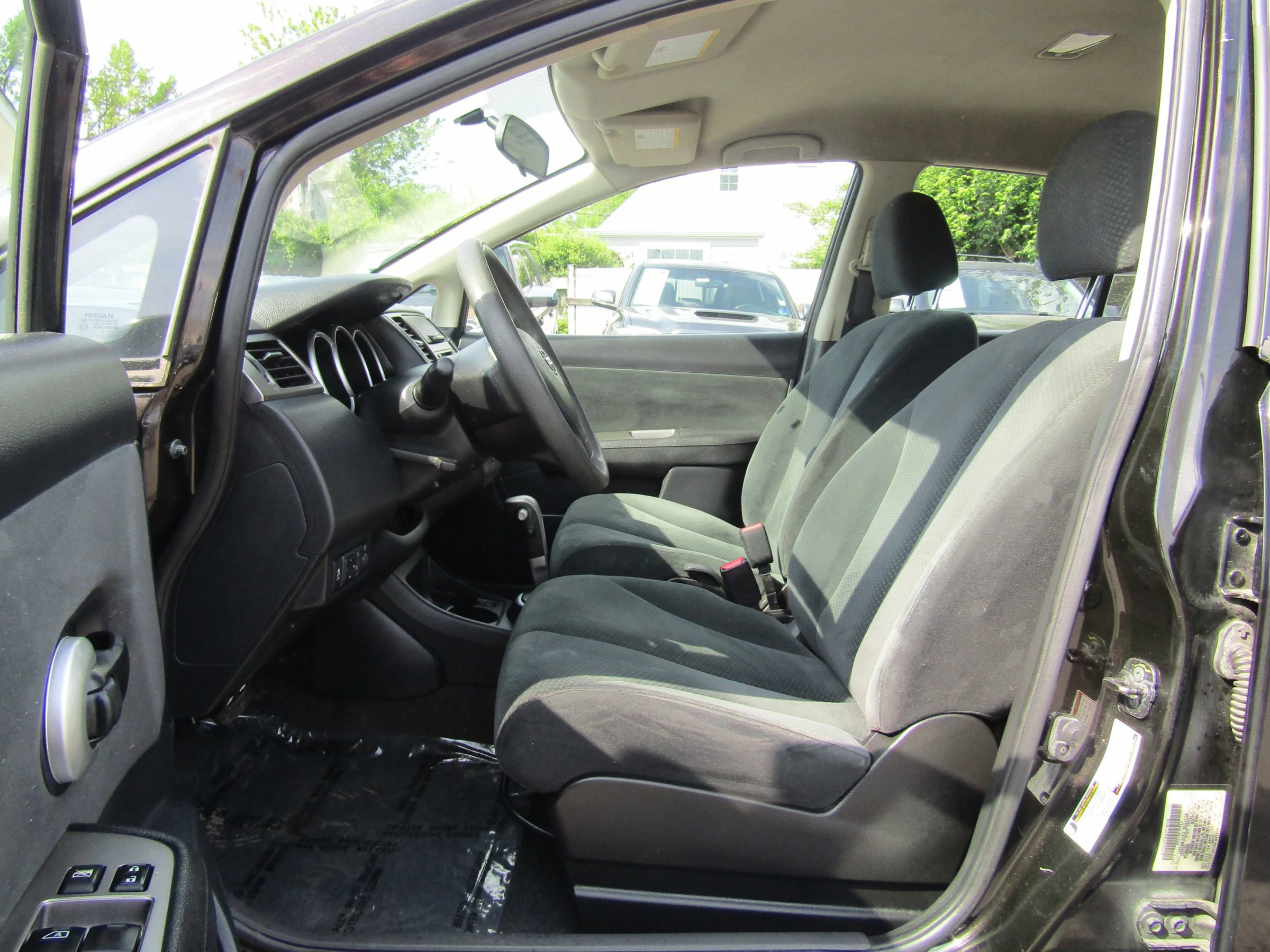 Used 2012 Nissan Versa 1.8 S w/ Plus Pkg FWD image 17