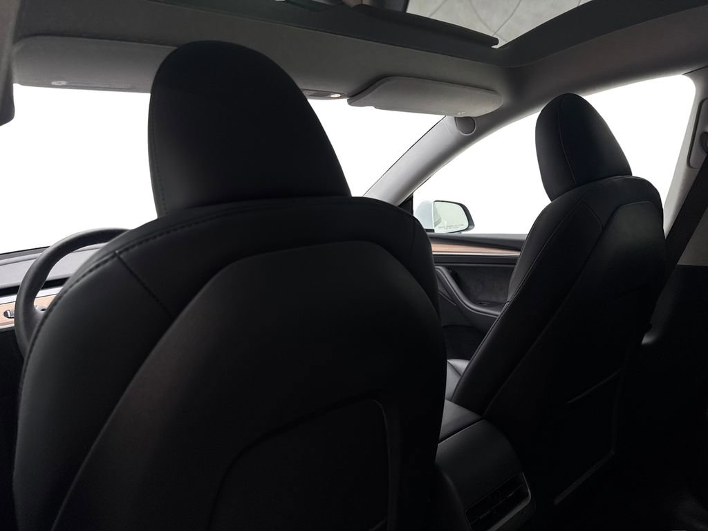 Used 2024 Tesla Model Y Long Range image 35