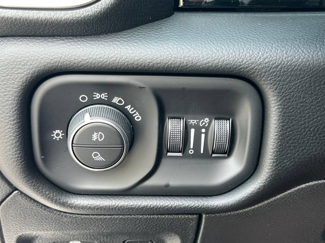 New 2026 RAM 1500 Laramie AWD/4WD image 22