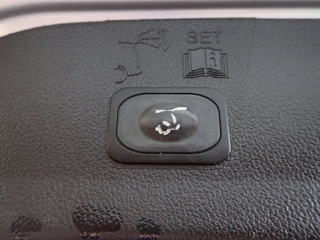 Used 2014 Ford Escape Titanium FWD image 19