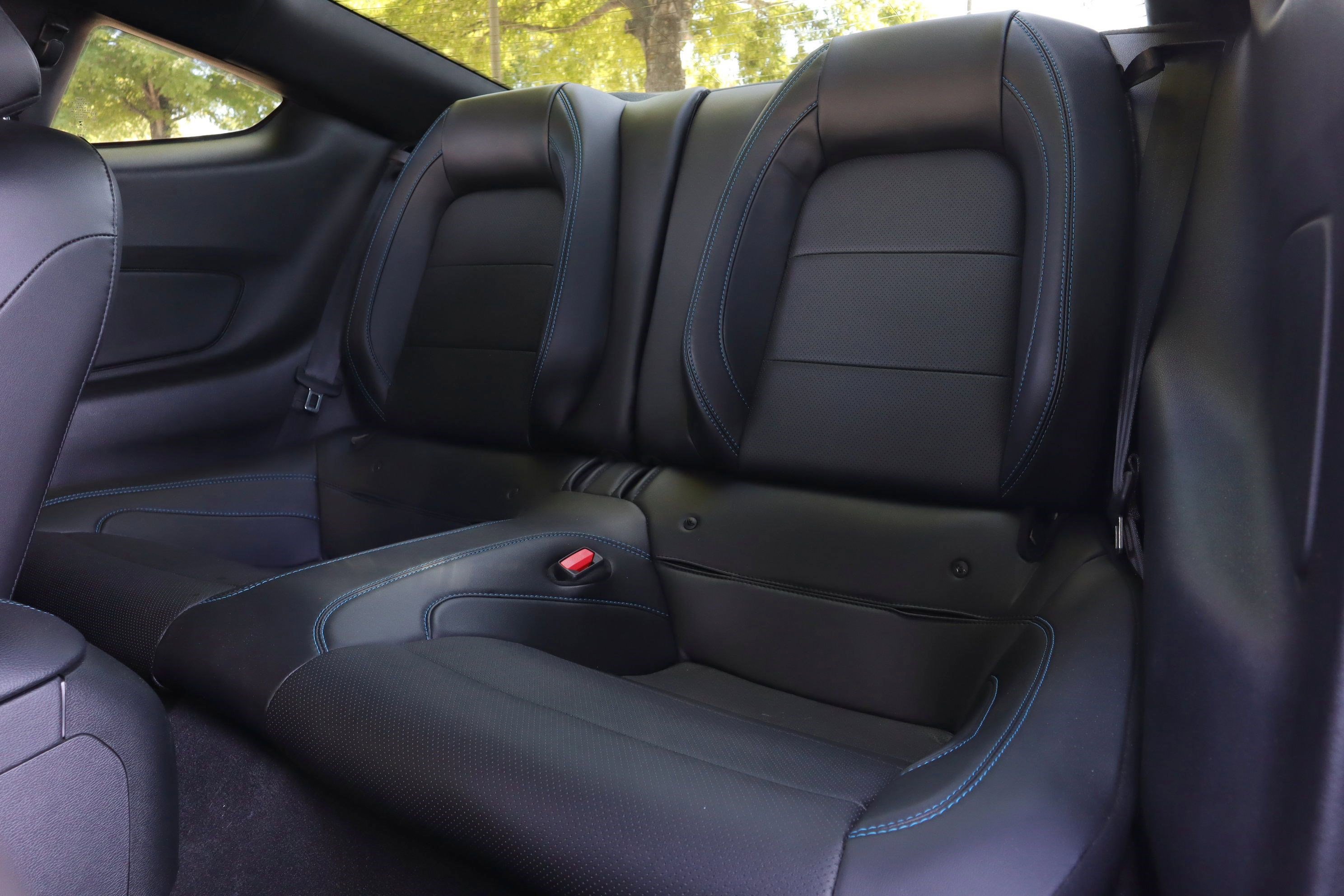 Used 2022 Ford Mustang GT Premium w/ GT Performance Package RWD image 9