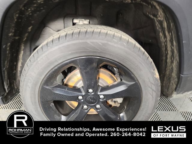 Used 2023 Jeep Grand Cherokee L Laredo AWD/4WD image 12