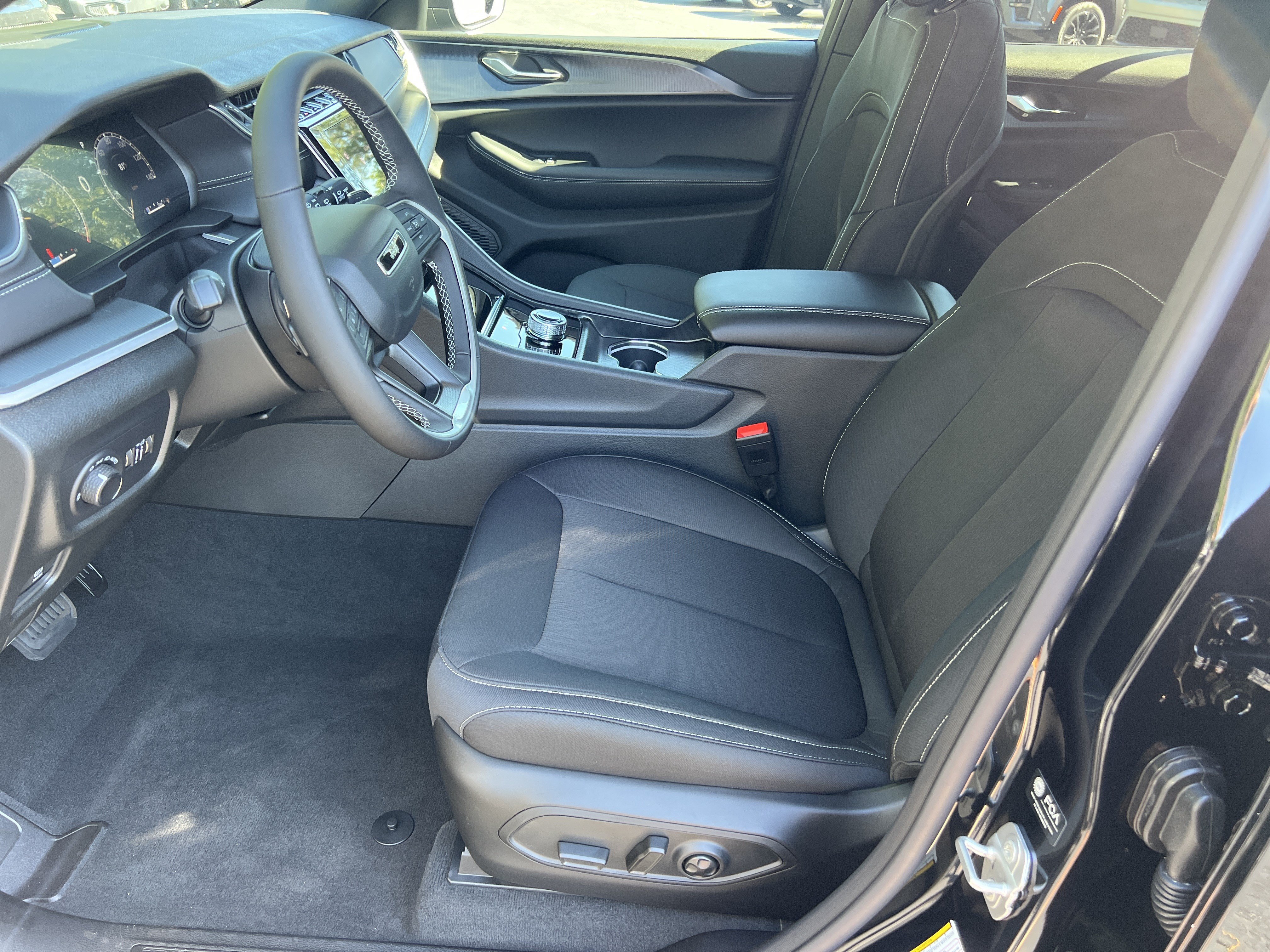 New 2026 Jeep Grand Cherokee Laredo X RWD image 11