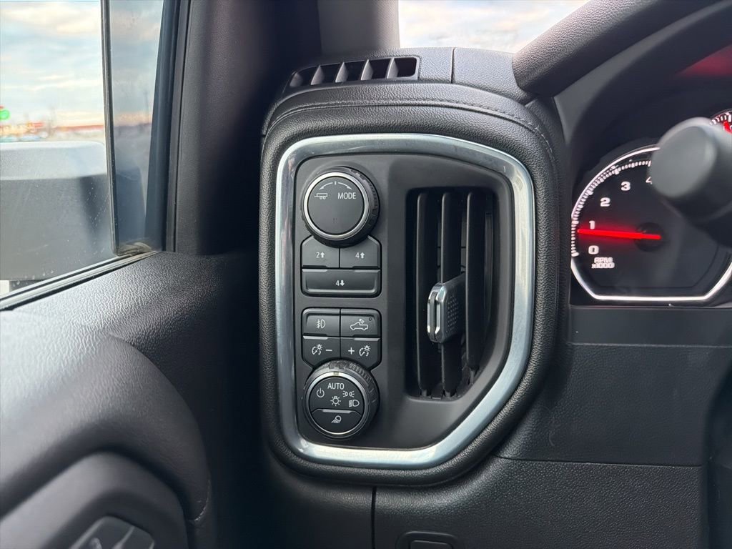 Used 2022 Chevrolet Silverado 2500 LT w/ Convenience Package image 35