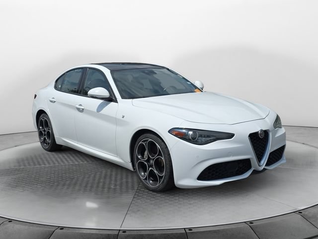 Used 2022 Alfa Romeo Giulia Ti AWD/4WD image 7