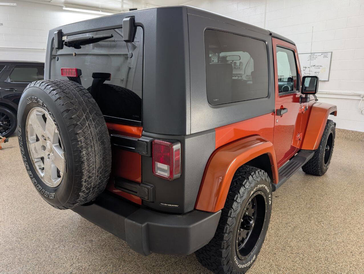 Used 2009 Jeep Wrangler Sahara w/ Dual Top Group image 4