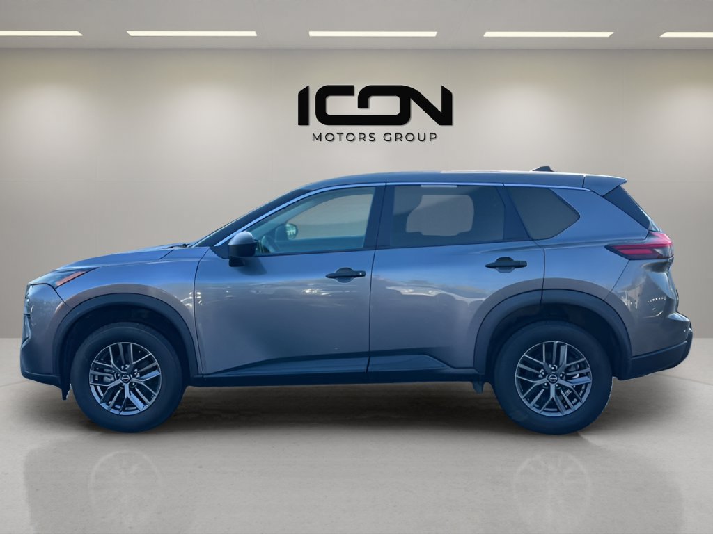 Used 2024 Nissan Rogue S AWD/4WD image 2