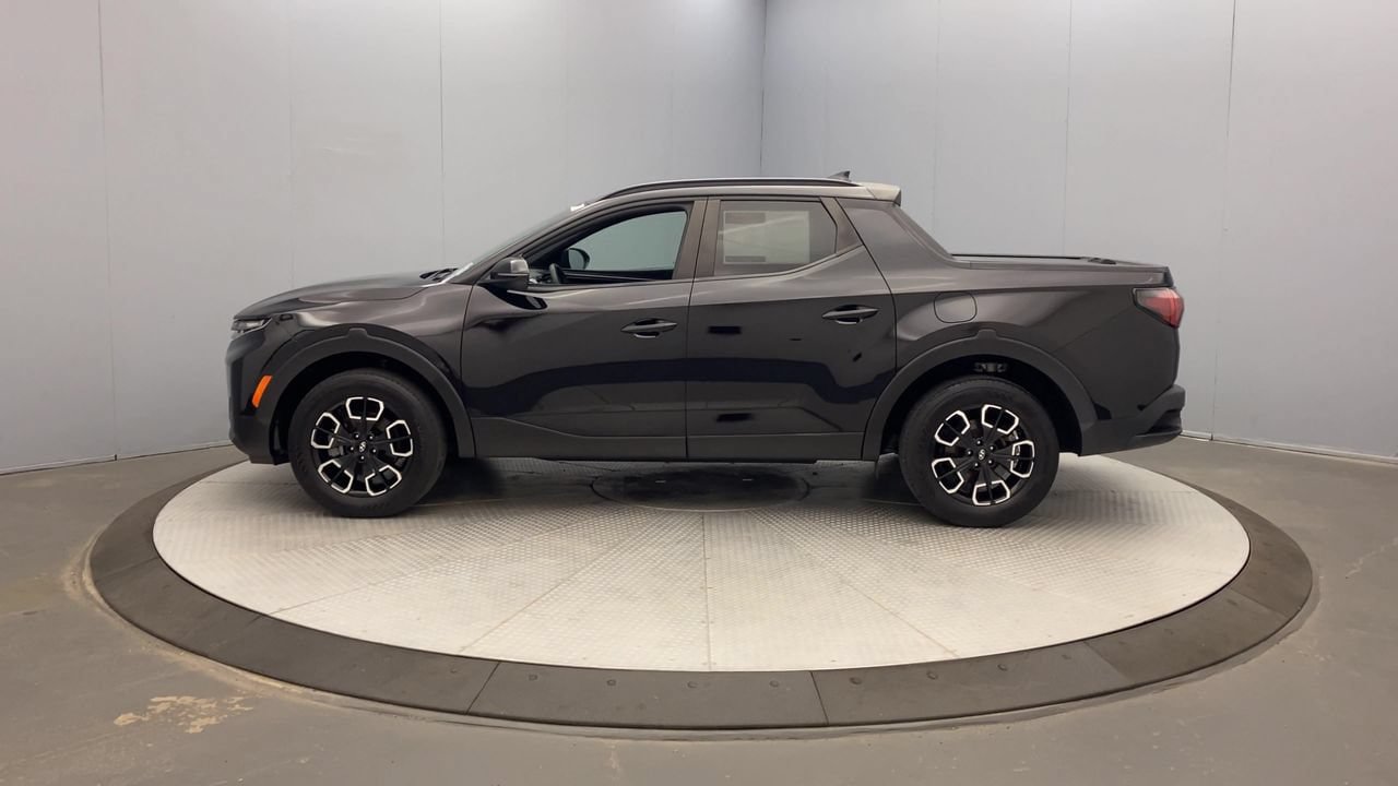 Used 2022 Hyundai Santa Cruz SEL w/ Activity Package AWD/4WD image 2