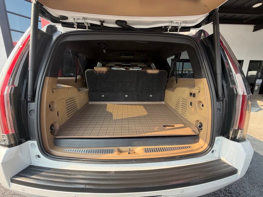 Used 2019 Cadillac Escalade ESV Platinum AWD/4WD image 16