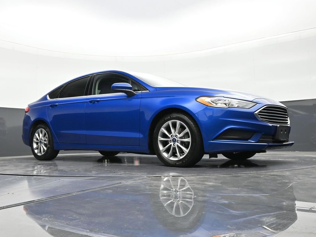 Used 2017 Ford Fusion SE w/ Fusion SE Technology Package image 26