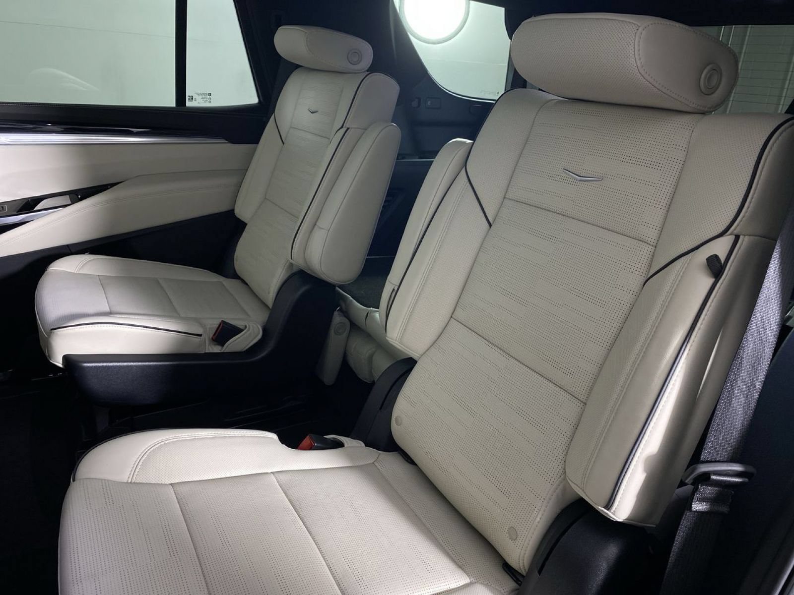 Certified 2025 Cadillac Escalade Sport w/ Touring Package AWD/4WD image 14