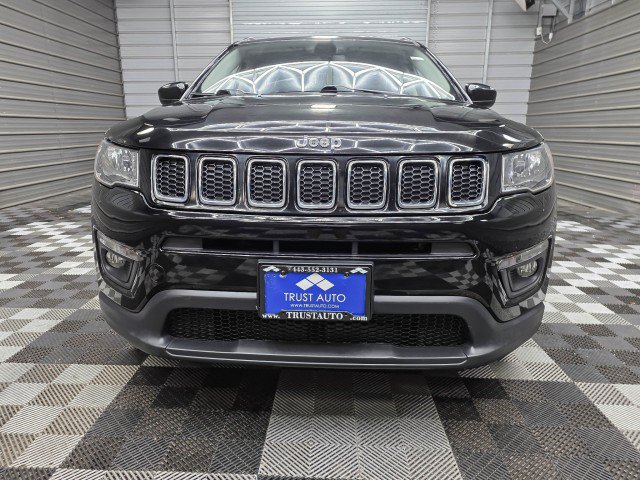 Used 2019 Jeep Compass Latitude w/ Cold Weather Group AWD/4WD image 3
