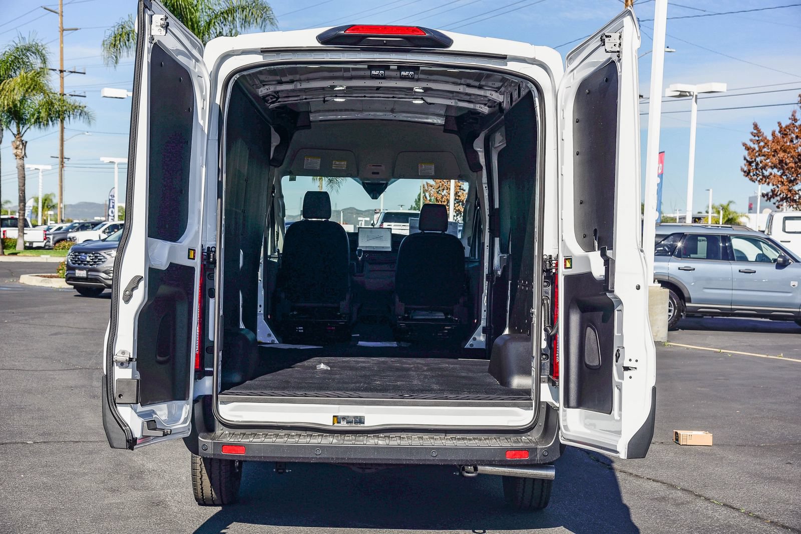 New 2026 Ford Transit 250 148 Medium Roof w/ Load Area Protection Package RWD image 27