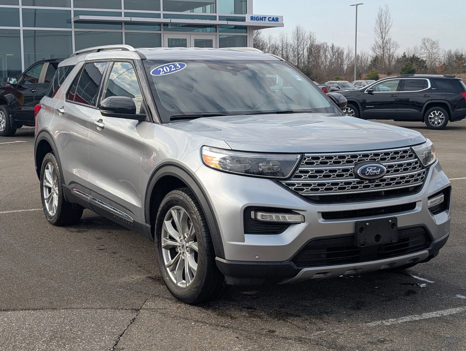 Used 2023 Ford Explorer Limited w/ Equipment Group 301A image 3