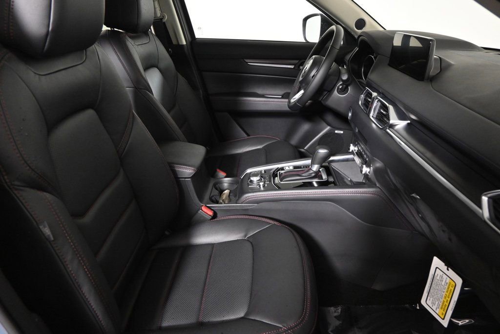 New 2025 MAZDA CX-5 Carbon Edition image 16