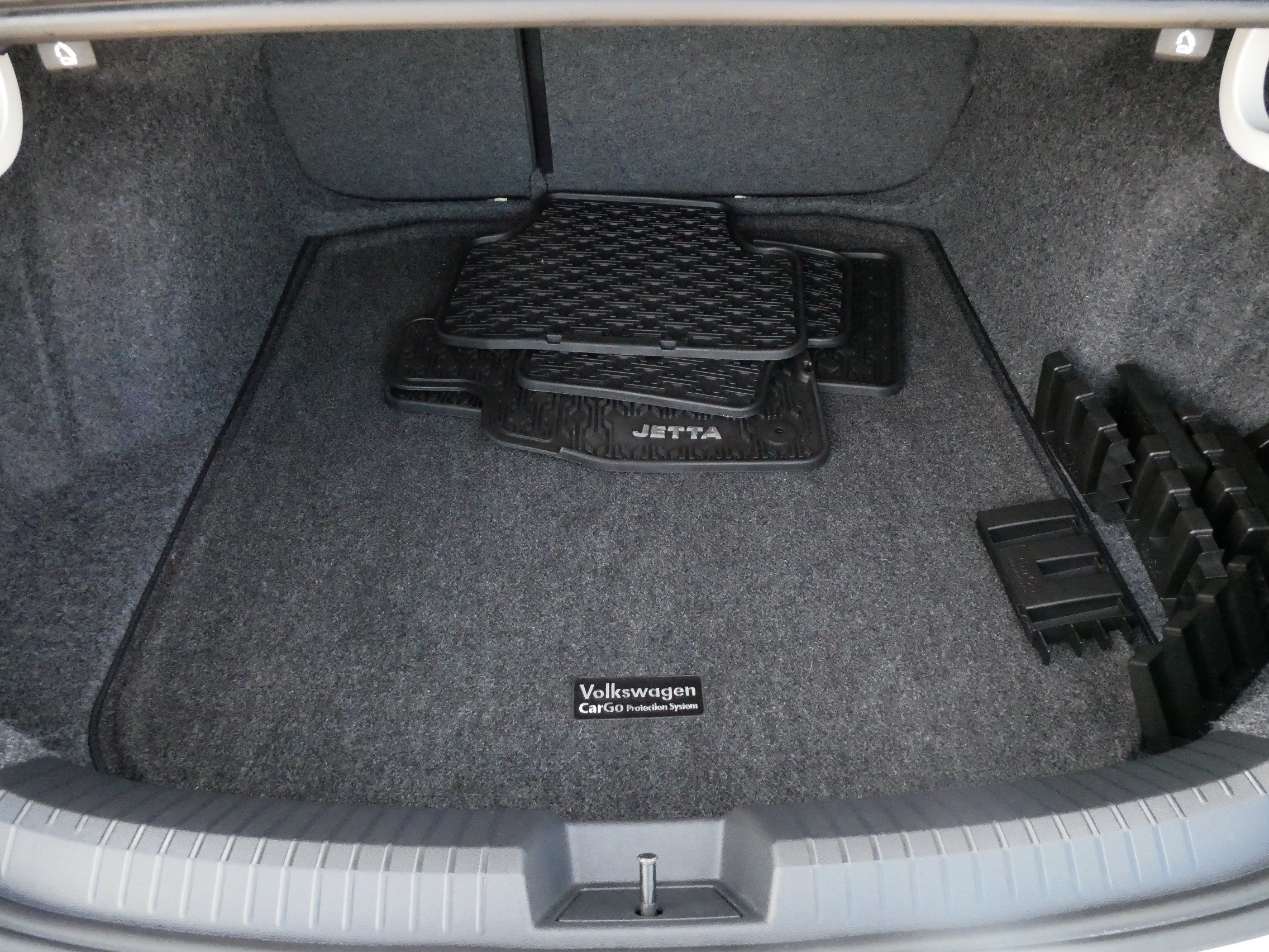 Used 2023 Volkswagen Jetta SEL FWD image 18