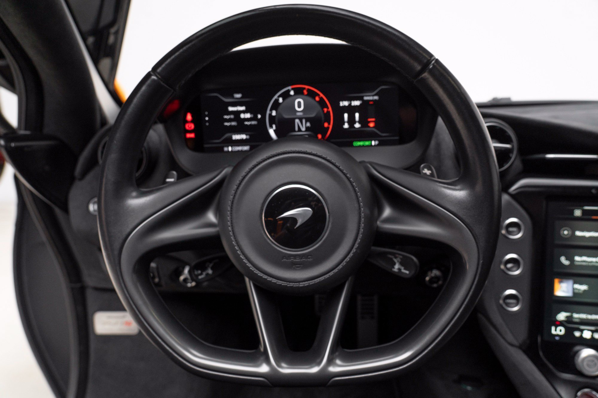 Used 2024 McLaren 750S RWD image 28