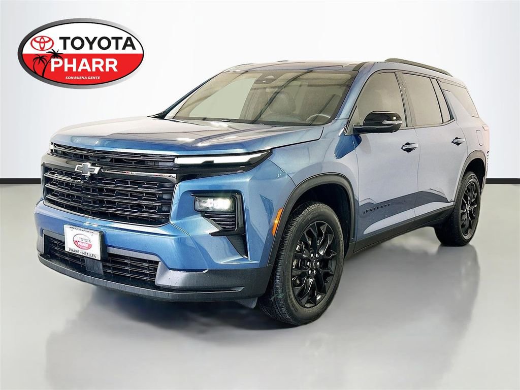 Used 2025 Chevrolet Traverse LT w/ Midnight/Sport Edition image 1