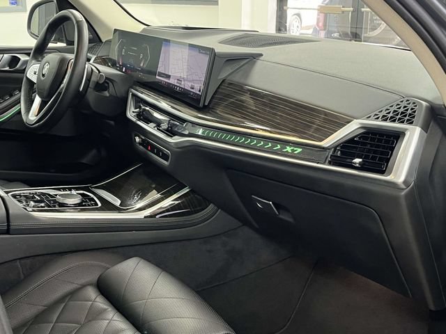 Used 2025 BMW X7 xDrive40i w/ Premium Package AWD/4WD image 30