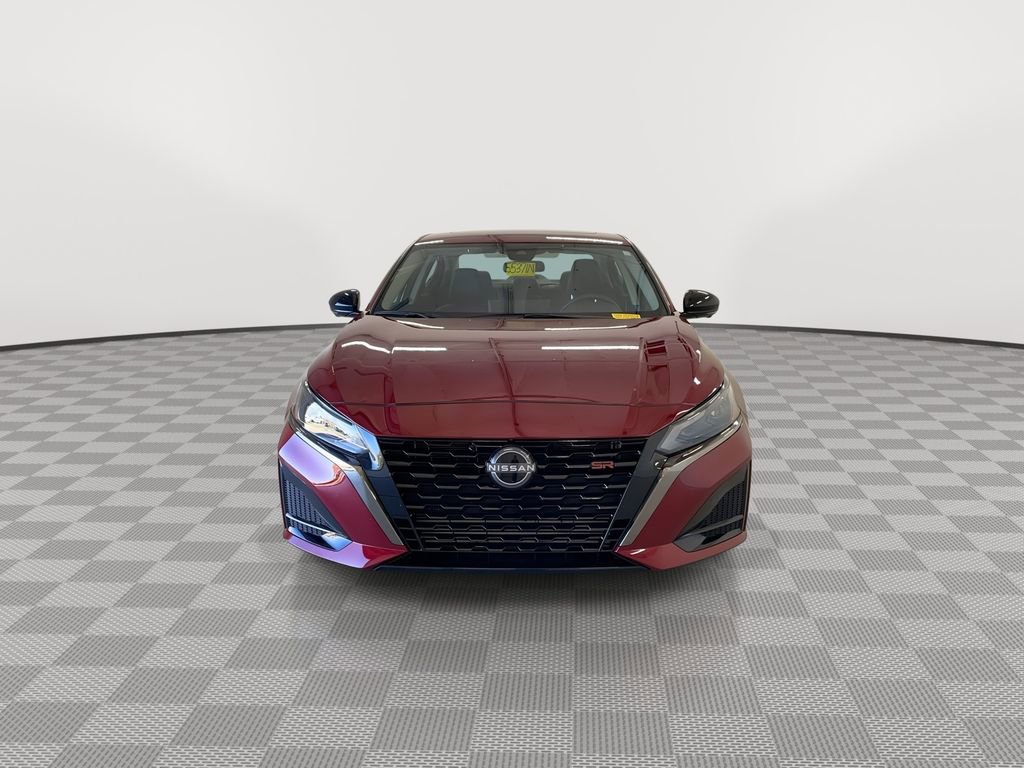 Certified 2024 Nissan Altima 2.0 SR FWD image 4