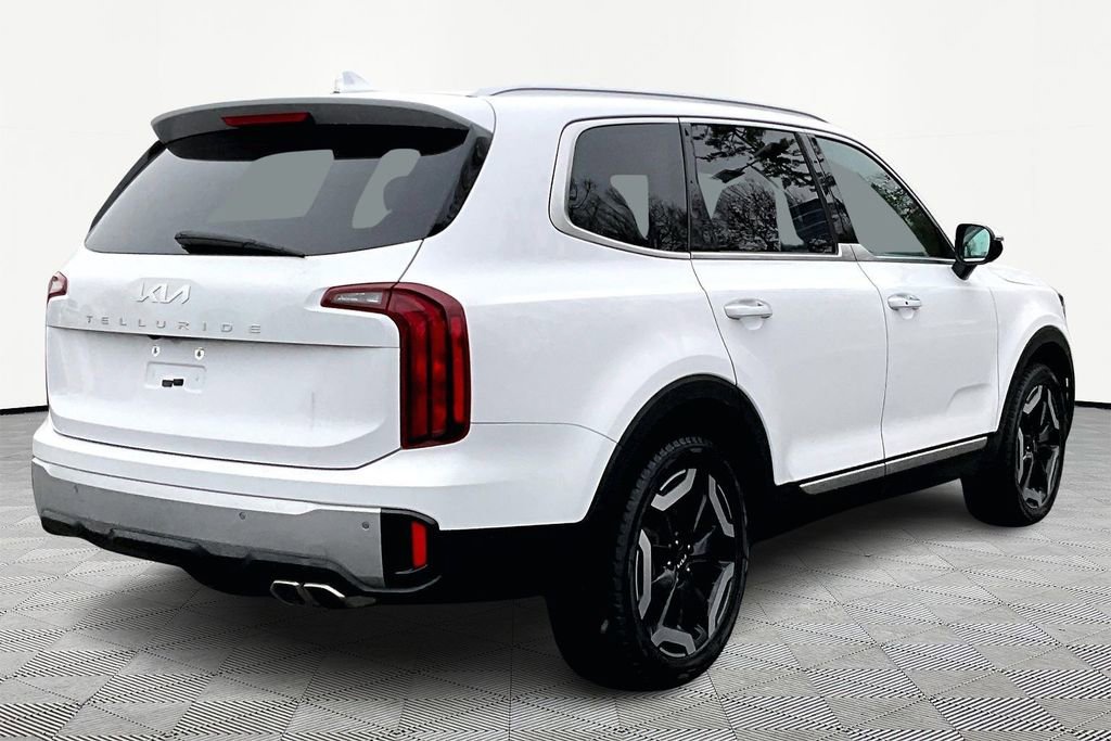Used 2024 Kia Telluride S image 6
