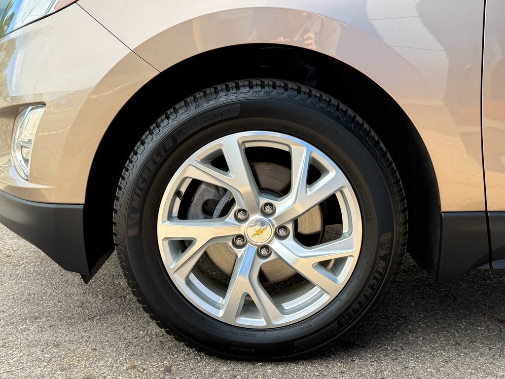Certified 2018 Chevrolet Equinox LT w/ Sun & Infotainment Package image 12