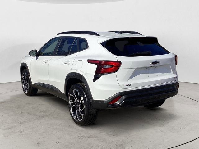 Used 2025 Chevrolet Trax RS image 3