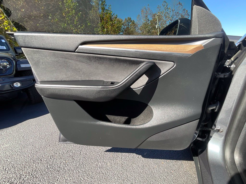Used 2023 Tesla Model Y Performance AWD/4WD image 8