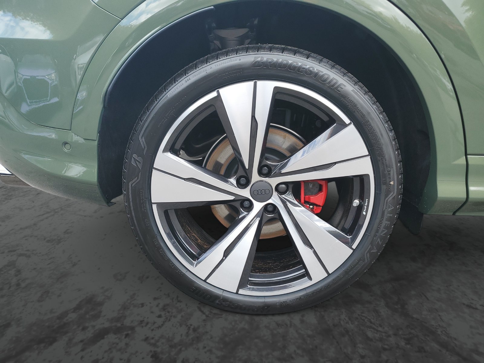 New 2026 Audi SQ5 Prestige AWD/4WD image 5