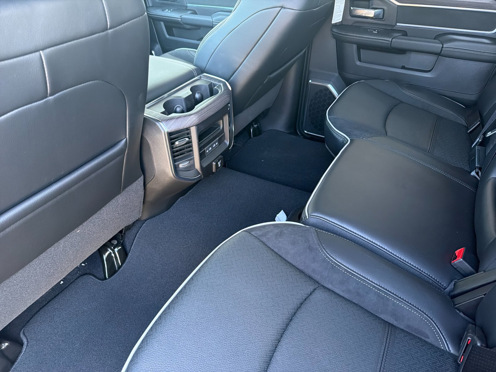 New 2027 RAM 2500 Laramie w/ Night Edition AWD/4WD image 12