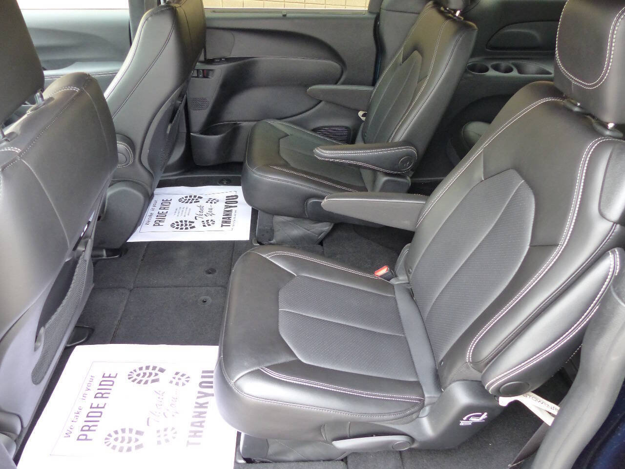 Used 2025 Chrysler Pacifica Select FWD image 20