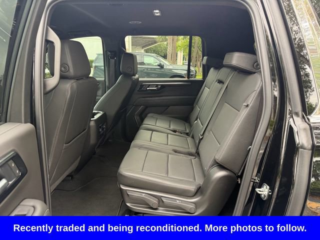 Used 2026 Chevrolet Suburban LT RWD image 14