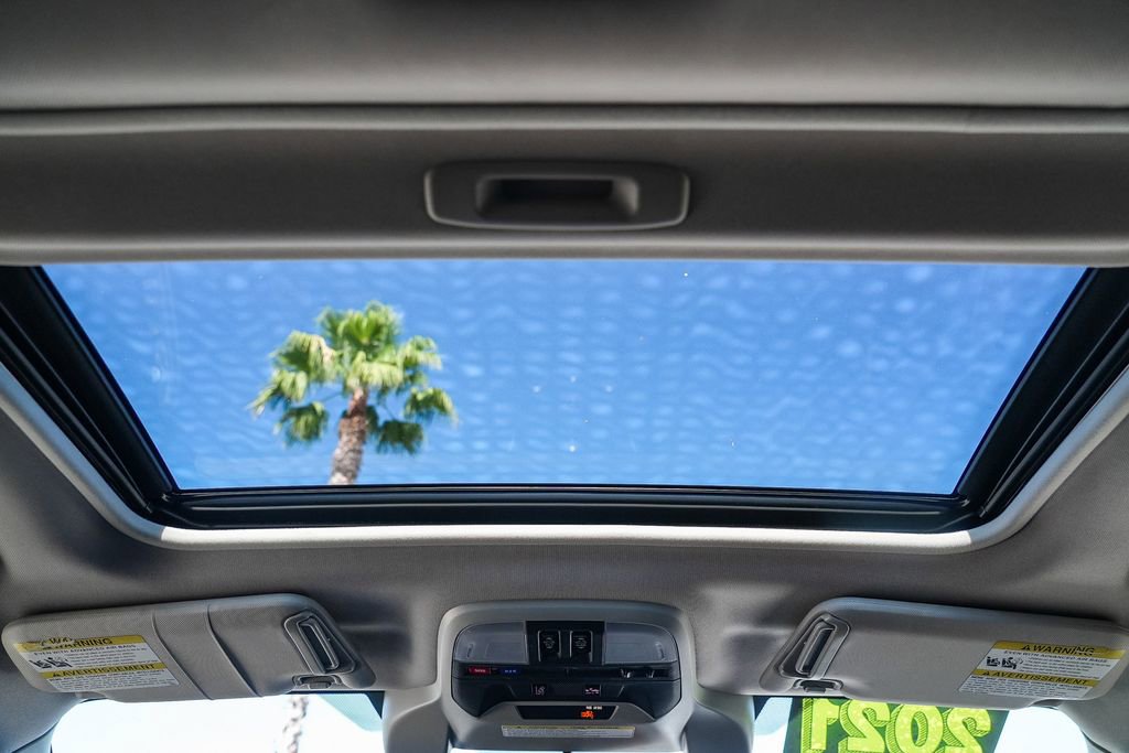 Used 2021 Subaru Crosstrek 2.5i Sport w/ Moonroof Package image 16