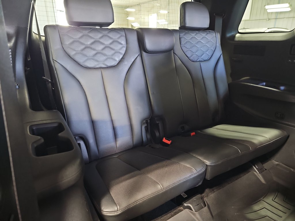 Used 2021 Hyundai Palisade Limited w/ Cargo Package AWD/4WD image 12