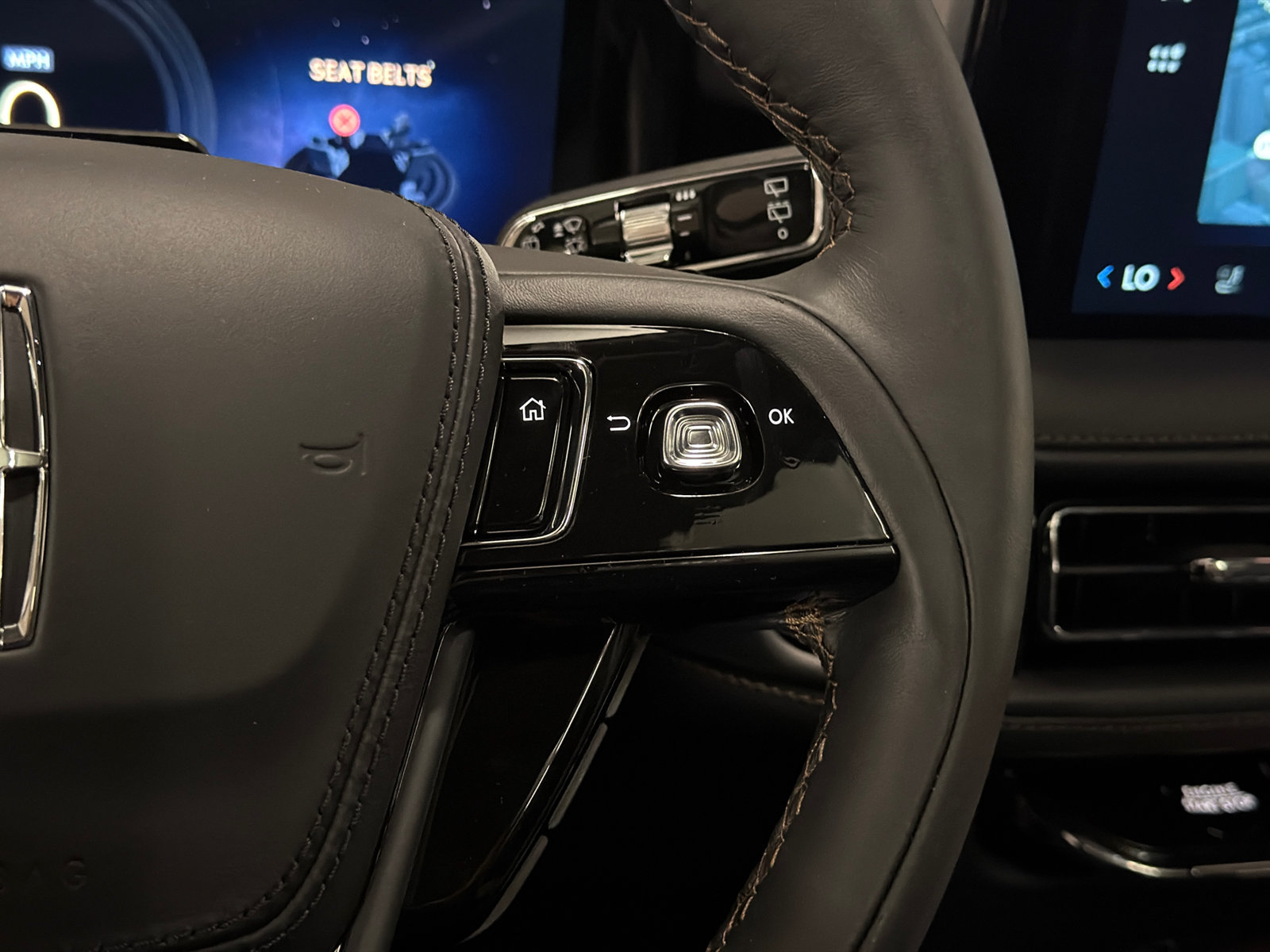 New 2027 Lincoln Aviator Reserve AWD/4WD image 24
